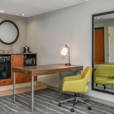 Hampton Inn & Suites Dallas-Алън Екстериор снимка