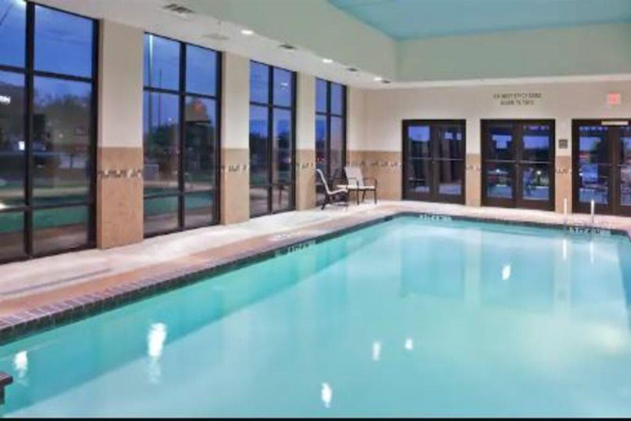 Hampton Inn & Suites Dallas-Алън Екстериор снимка