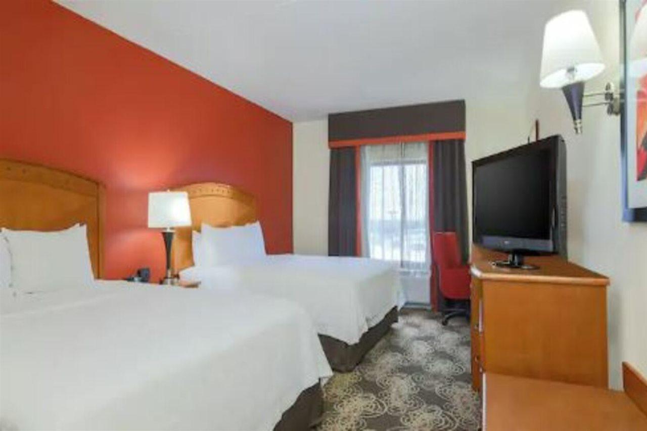 Hampton Inn & Suites Dallas-Алън Екстериор снимка