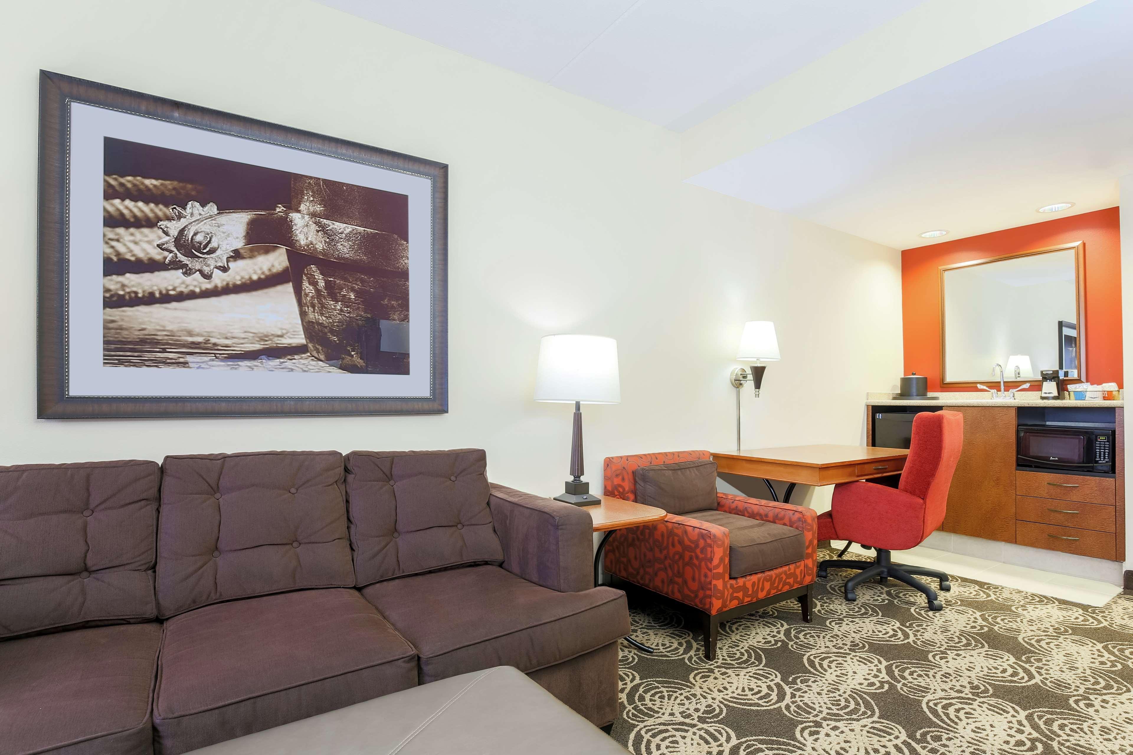 Hampton Inn & Suites Dallas-Алън Екстериор снимка