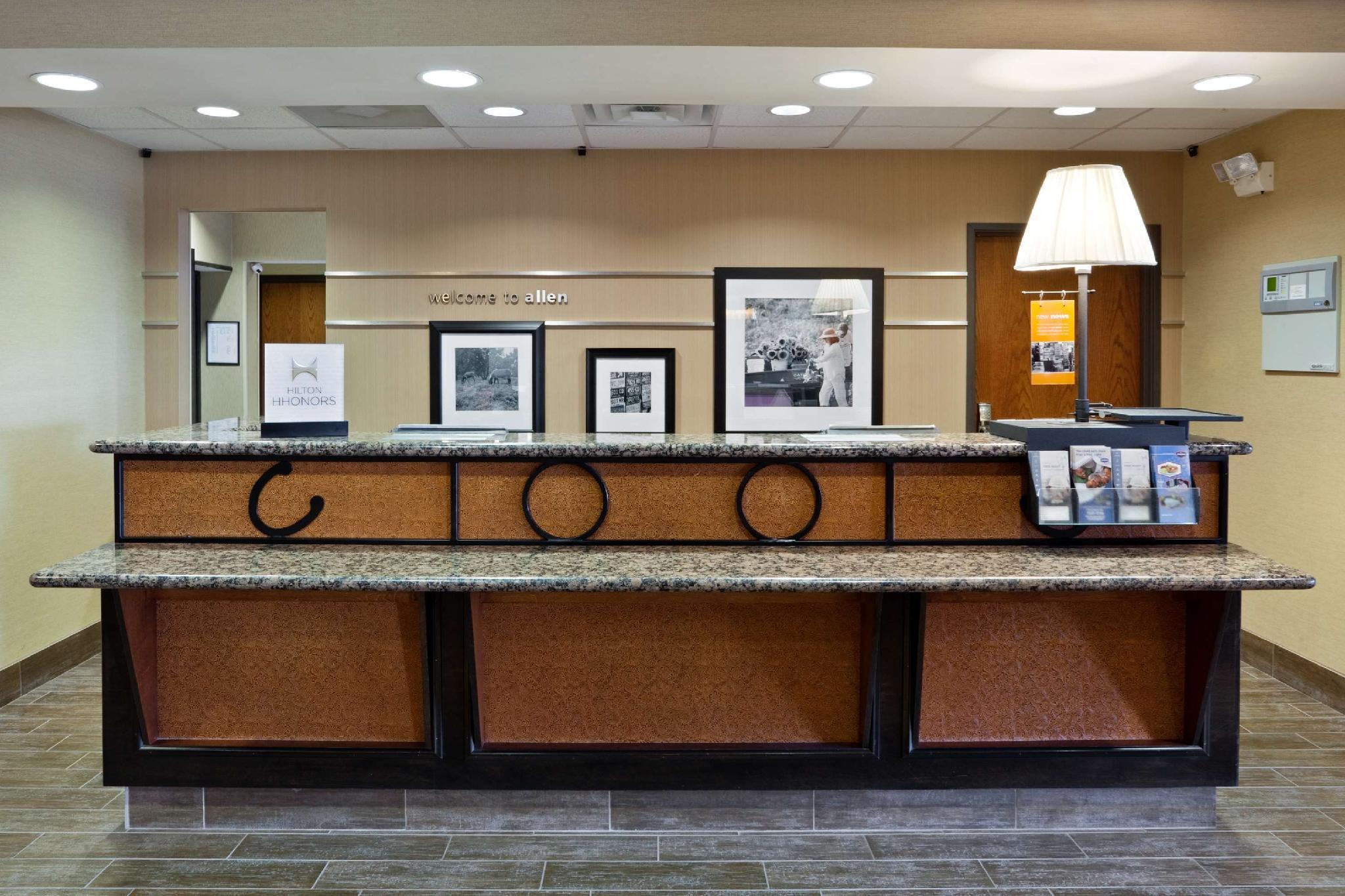 Hampton Inn & Suites Dallas-Алън Екстериор снимка