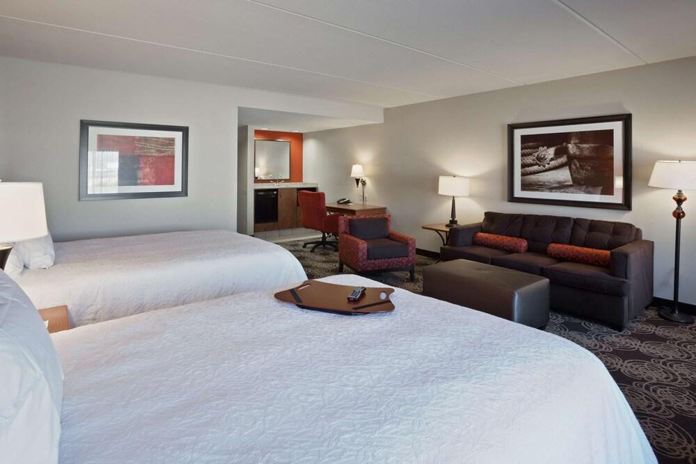 Hampton Inn & Suites Dallas-Алън Екстериор снимка