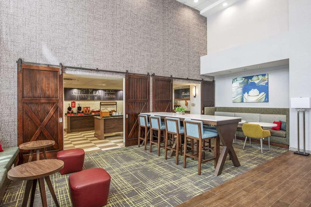Hampton Inn & Suites Dallas-Алън Ресторант снимка