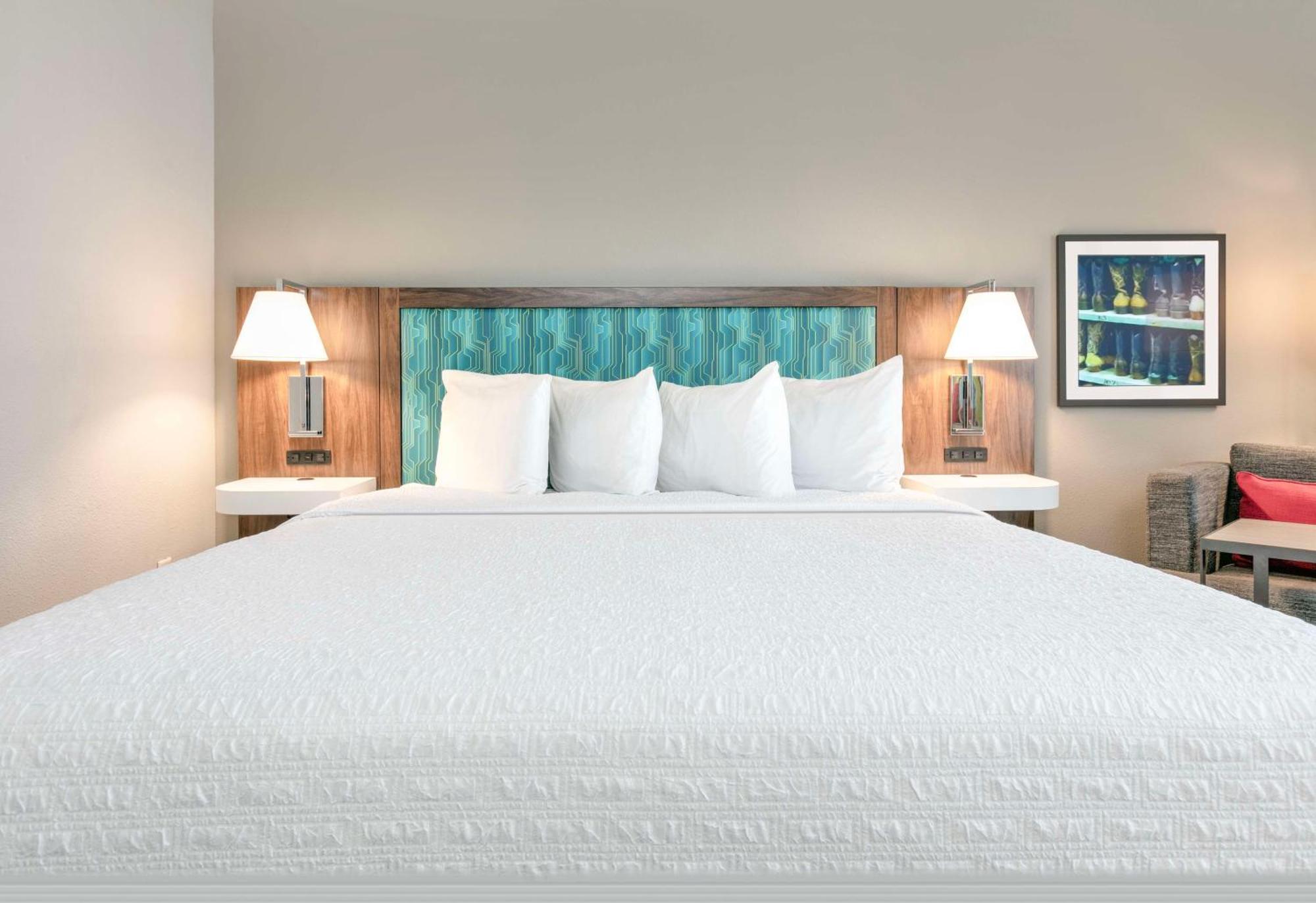 Hampton Inn & Suites Dallas-Алън Екстериор снимка